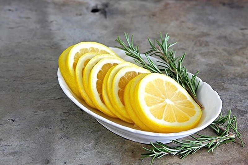 Что произойдет с организмом, если съедать по две лимонные дольки в день