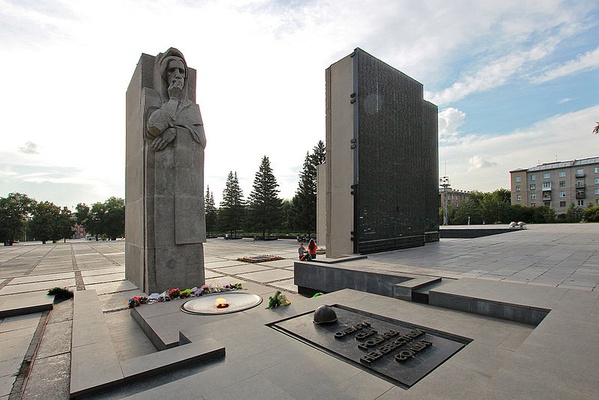 Монумент Славы Новосибирск Фото