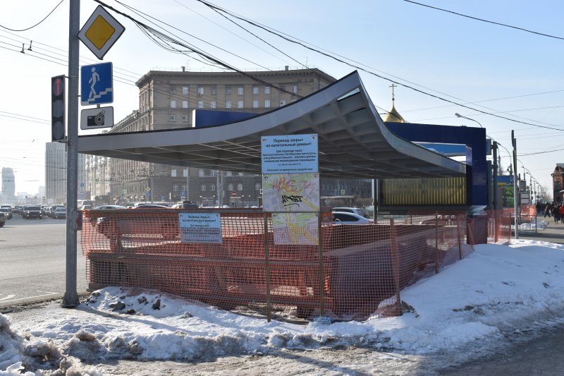 Переход стал. Переход под часовней Новосибирск. Открытие перехода в Новосибирске. Новый подземный переход в Новосибирске часовня. Новосибирск Первомайка светофор.