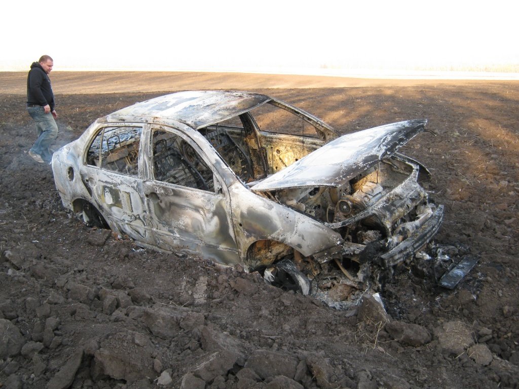 сгоревшее авто.jpg