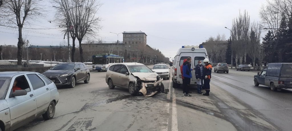 Что случилось с славой. Авария на Станиславского Новосибирск. ДТП на ул. Станиславского Новосибирск вчера. Авария на Станиславского Новосибирск сегодня.