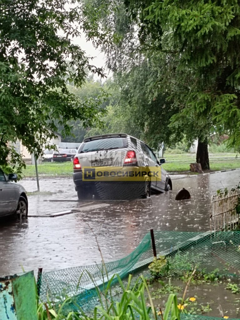 Новосибирск все глубже и глубже уходит под воду, несмотря на убеждения Локтя