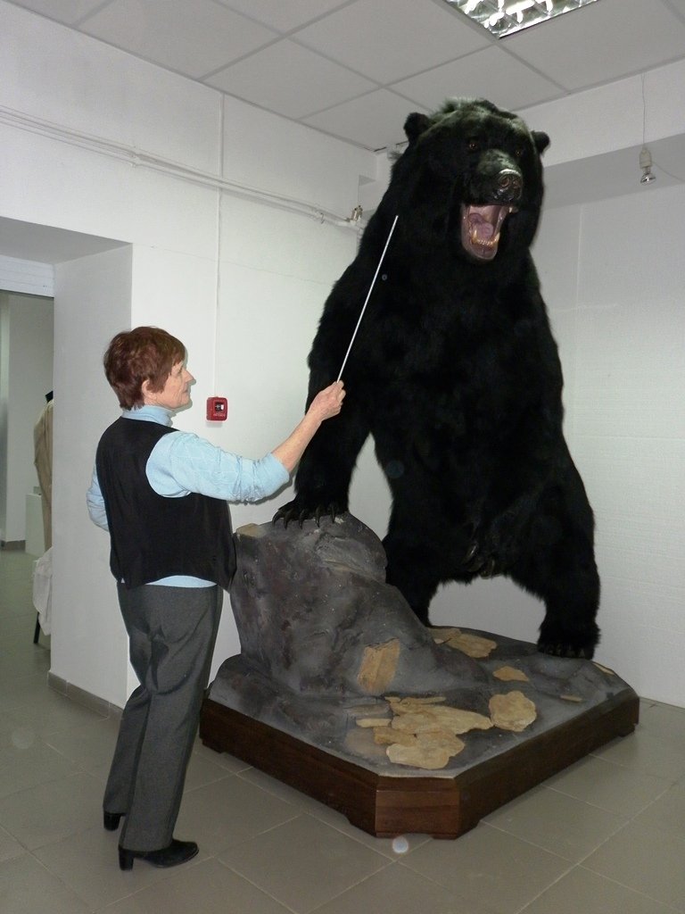 В новосибирском музее поселился лохматый трехметровый Сан Саныч