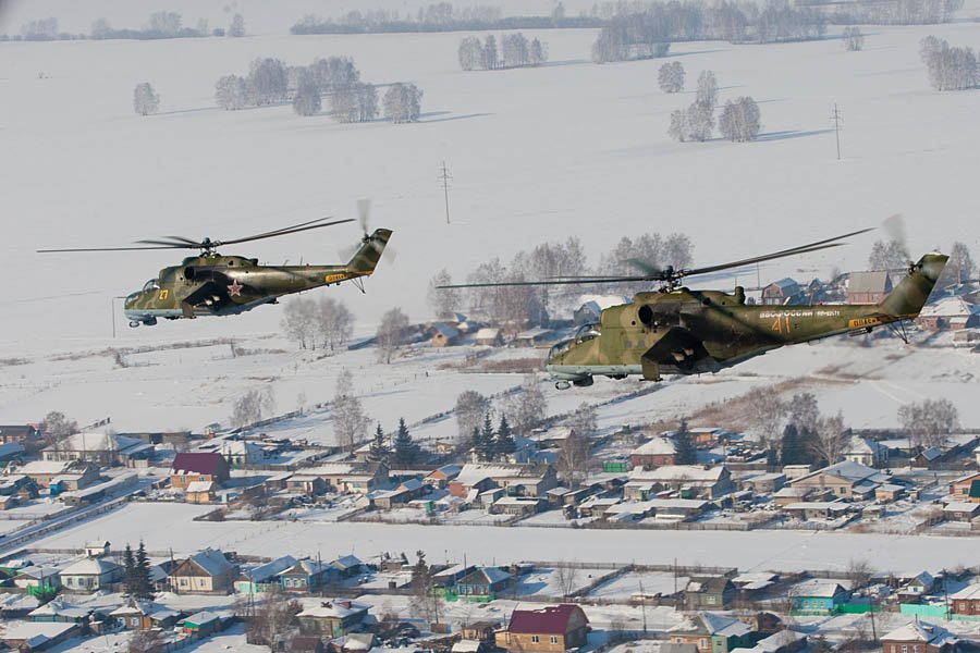 Новосибирские вертолетчики вели боевую стрельбу по ночам