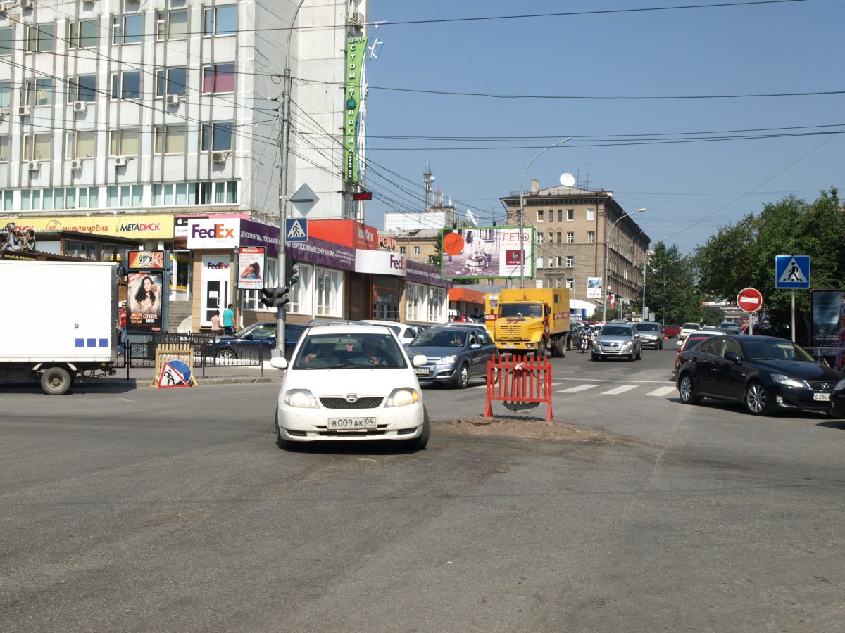 В центре города прорвало канализацию