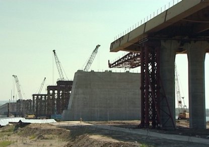 Третий мост через Обь: началось возведение последней опоры