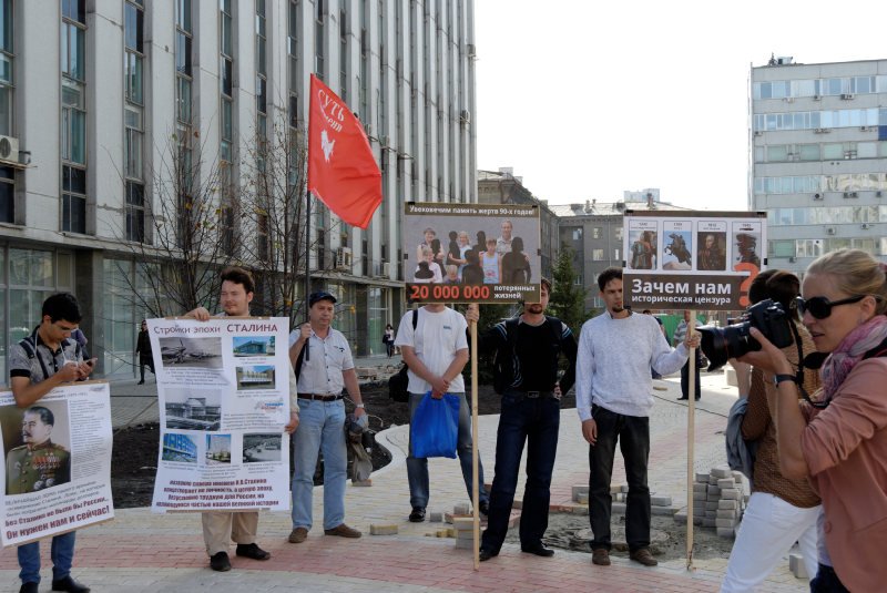 Активисты продолжают требовать назвать новый сквер в Новосибирске именем Сталина