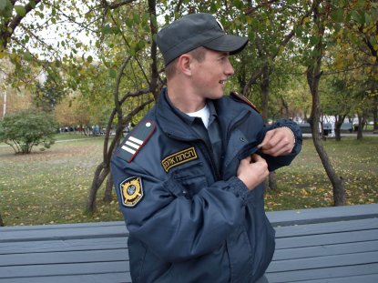 На новосибирских полицейских открыли настоящую охоту