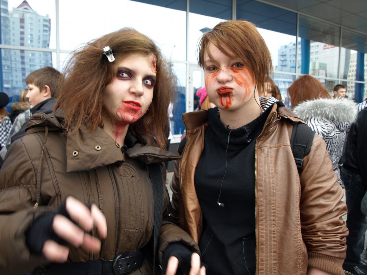 Хэллоуин в Новосибирске: школьники превратились в зомби