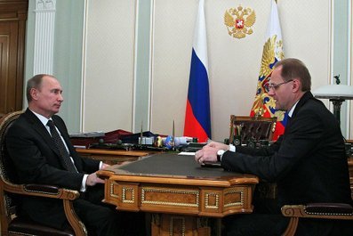 Владимир Путин пообещал Василию Юрченко приехать на открытие третьего моста