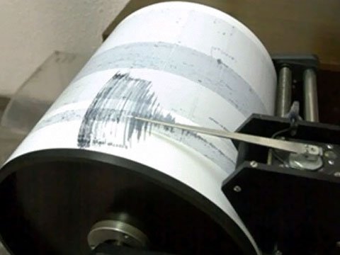 Землетрясение потрясло жителей и ученых