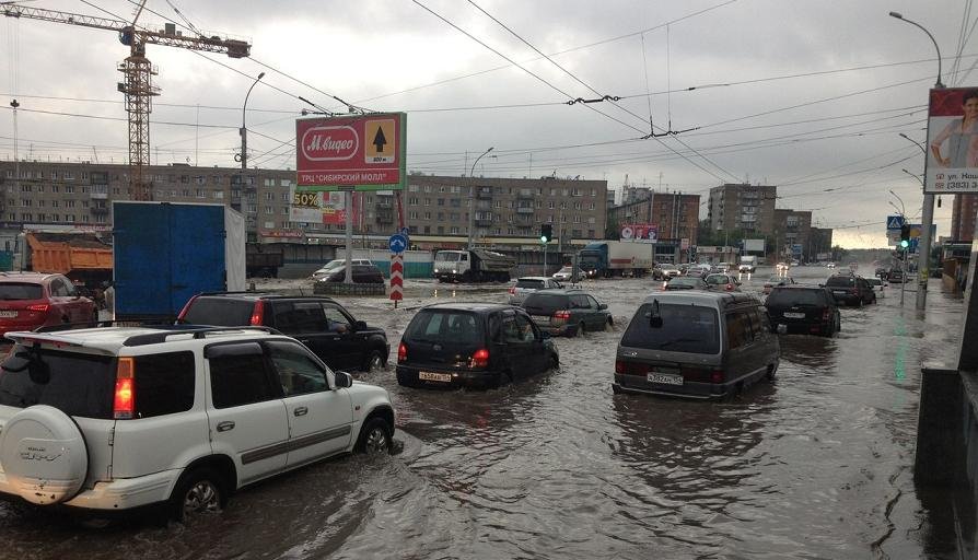 Новосибирск затопило за несколько минут