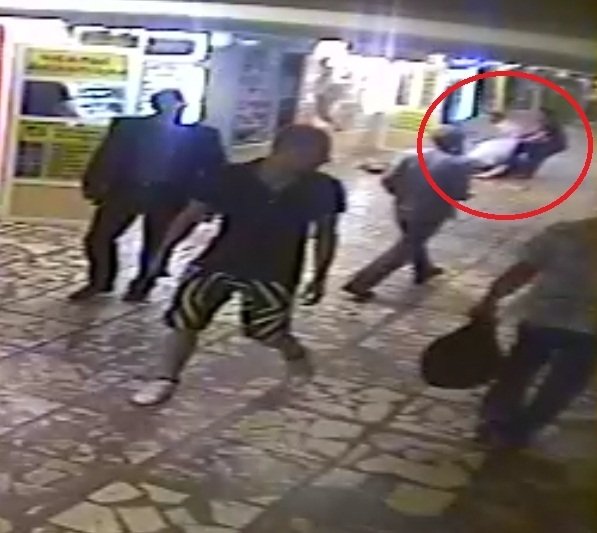 Мужчина с пистолетом гнался за девушкой в переходе метро