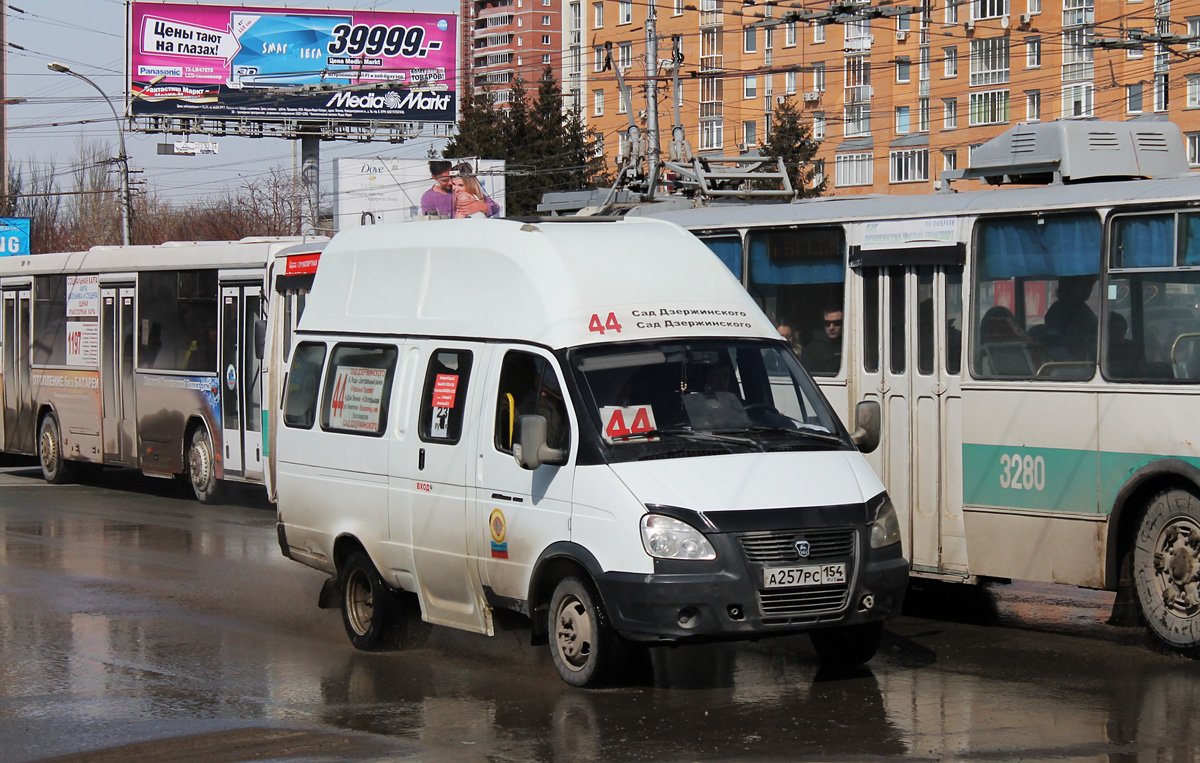 Маршрутное такси 11. Маршрутка. Маршрутное такси Новосибирск. Новосибирские маршрутки. Маршрутки 44а Новосибирск.