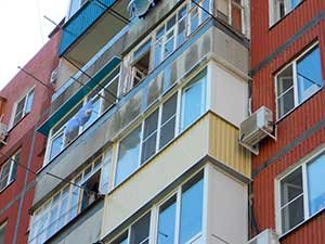 Новосибирцев заставят убрать пластиковые окна и остекление балконов