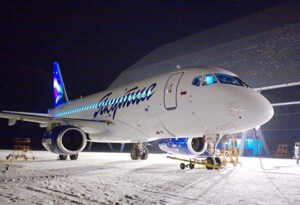 В бак Superjet 100 в «Толмачево» попала вода