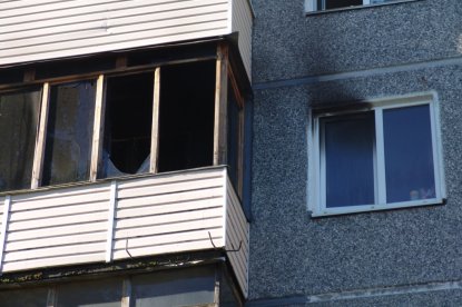 Мужчина погиб при пожаре в пятиэтажке в Новосибирске