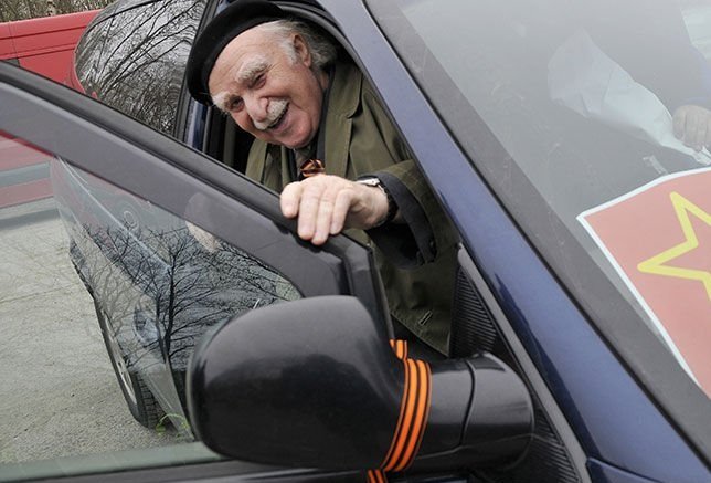 Такси будет бесплатно возить ветеранов по Новосибирску