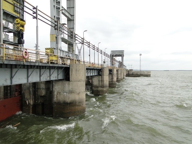 Новосибирская ГЭС снова увеличила сбросы воды