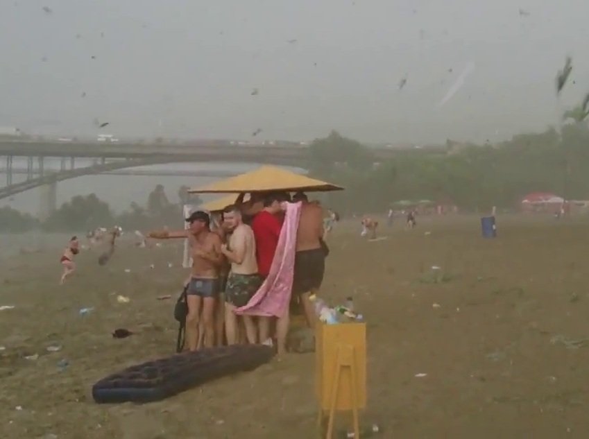 Новосибирцы делят прибыть от просмотров видеоролика с пляжа