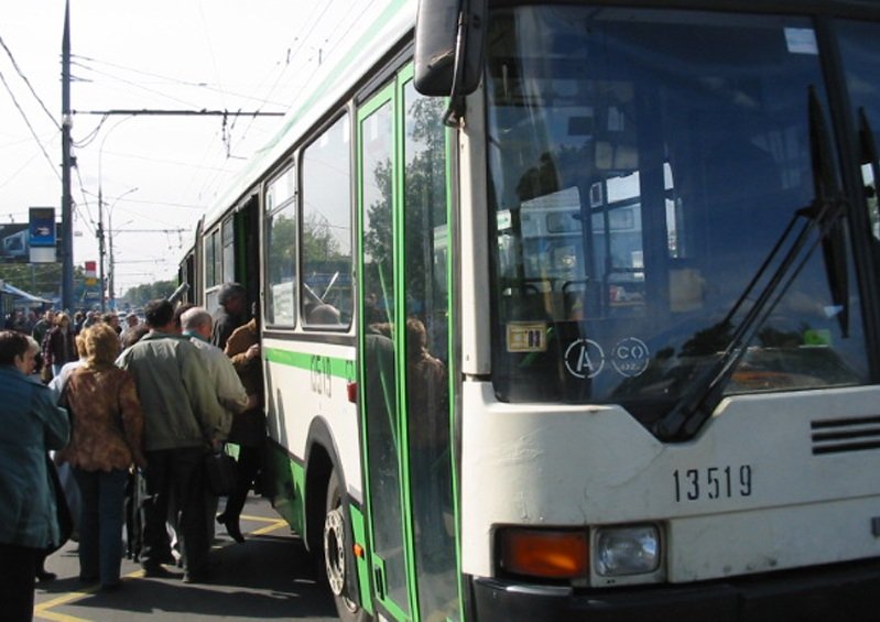 Пассажирке автобуса оторвало руку в Новосибирске