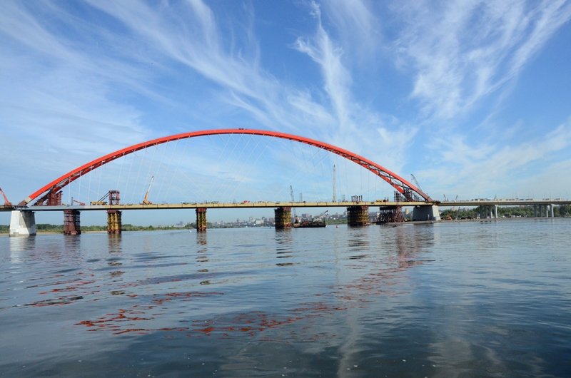 Бугринский мост выдержал первое испытание самосвалами