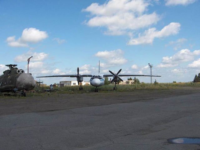 Молодые люди попали под статью после селфи в «Толмачево»