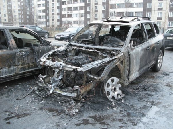 Две иномарки сожгли в Новосибирске