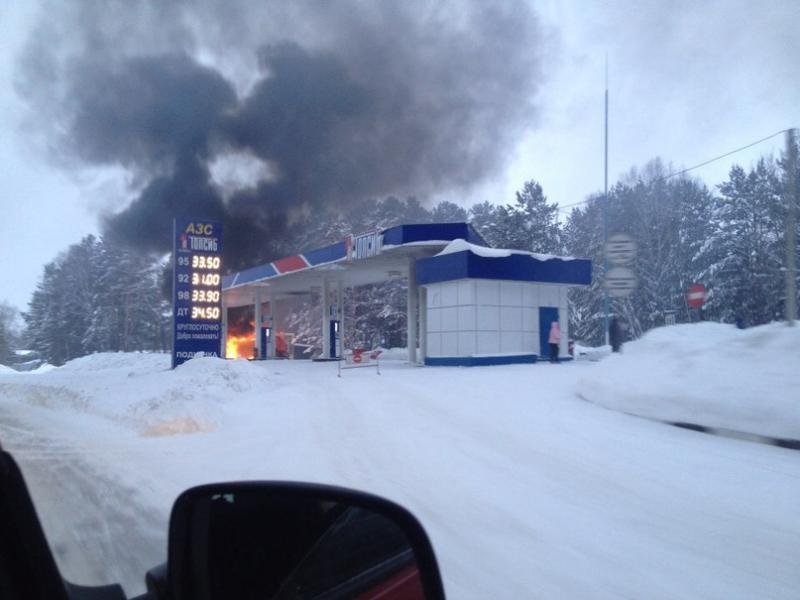 Бензовоз загорелся на АЗС в Новосибирске