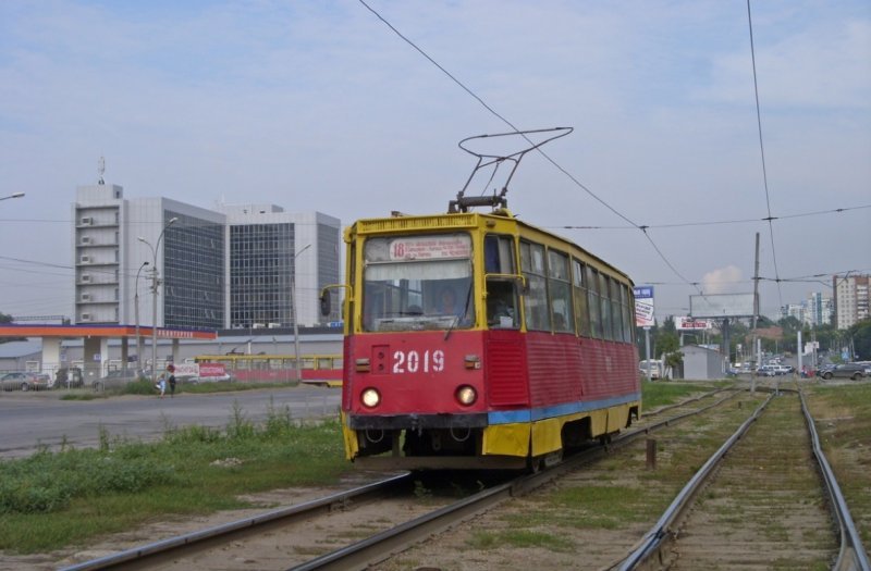 Трамвай сошел с рельсов в Новосибирске