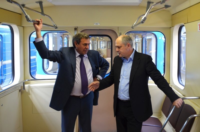 Городецкий проверил ремонт вагонов метро