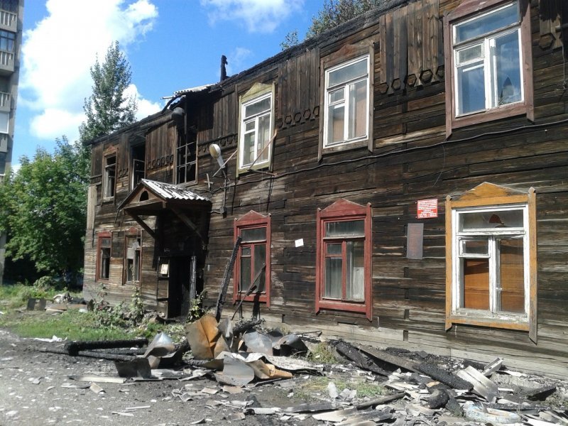 Холодно в бараке. Барак дом Новосибирск. Деревянные бараки Новосибирск 2023. Бараки на Степной Новосибирск. Новосибирск Ленинский район бараки.