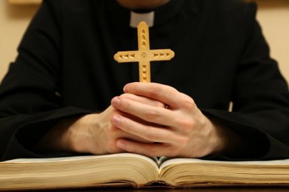 Новосибирец потребовал от прокуратуры проверить Библию