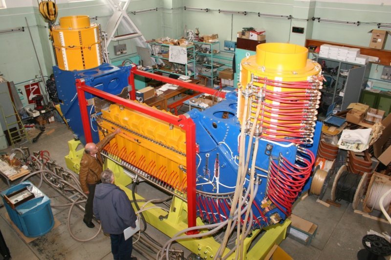 Новосибирские физики создали кулер для коллайдера в Дубне