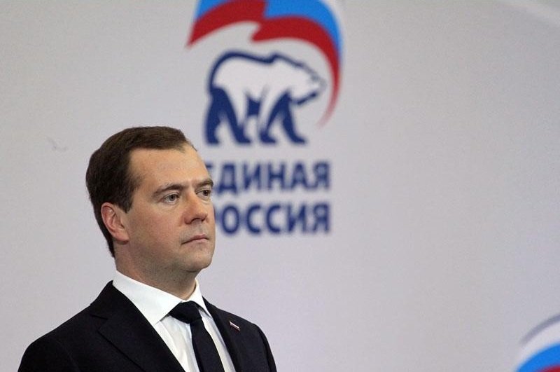 Медведев раскритиковал единороссов за Шимкива