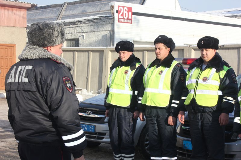 ГИБДД проверяет парковки для инвалидов в Новосибирске