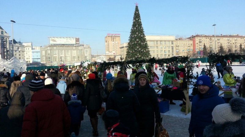 Новосибирцы отметили Рождество ярмаркой добра 