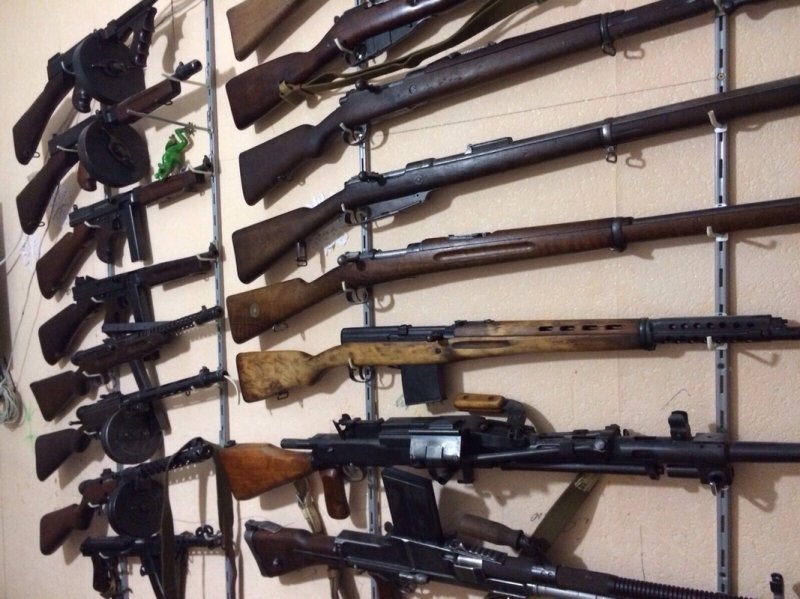 Пулеметы и автоматы изъяли у преступной группы в Новосибирске