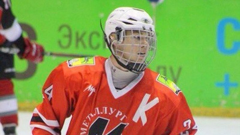 Молодой хоккеист скончался после травмы в Новосибирске