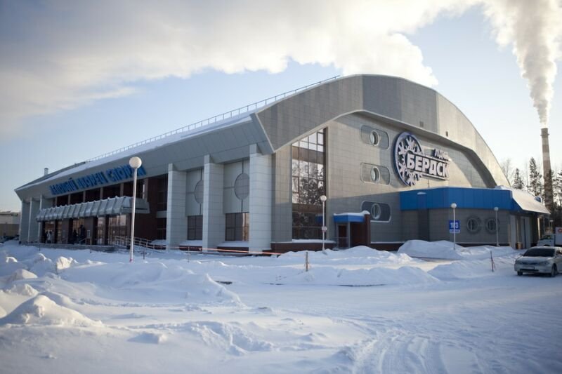 Приставы остановили работу ледового дворца в Бердске