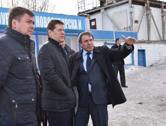 Вице-спикеру Госдумы показали место для новой ледовой арены