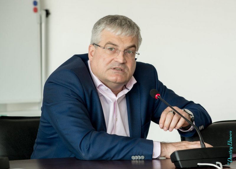 Депутат Илюхин написал президенту от имени 2132 строителей