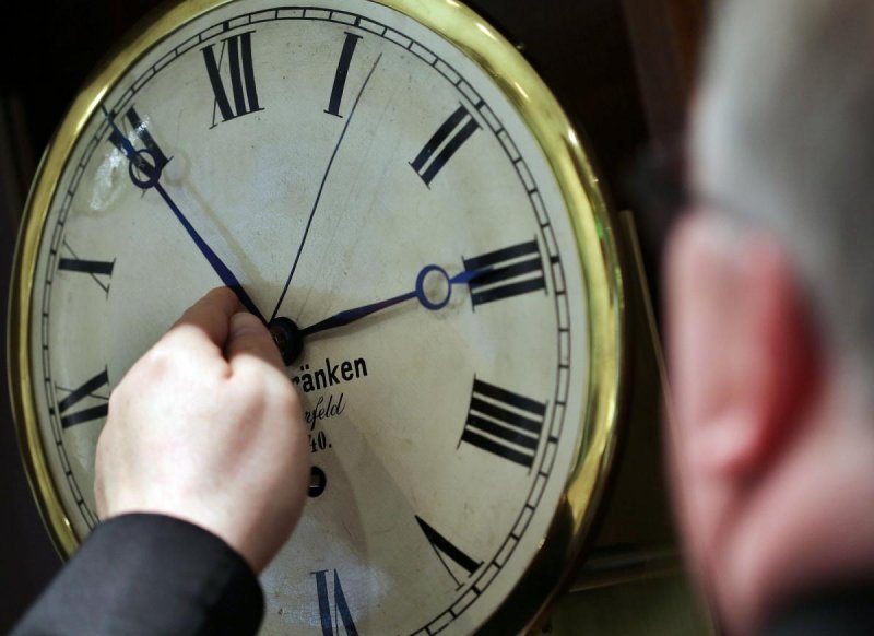 Перевод стрелок часов одобрили в Новосибирской области 