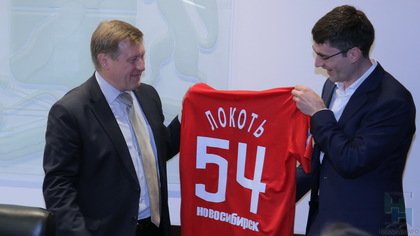 Анатолий Локоть пообещал «Сибиряку» арену для мини-футбола