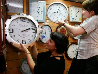 Госдума проголосовала за перевод стрелок часов в Новосибирске