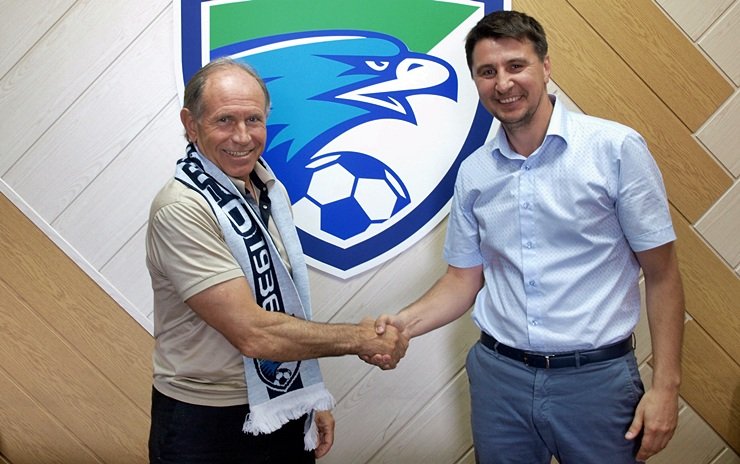 Футбольную «Сибирь» возглавил тренер из Премьер-лиги