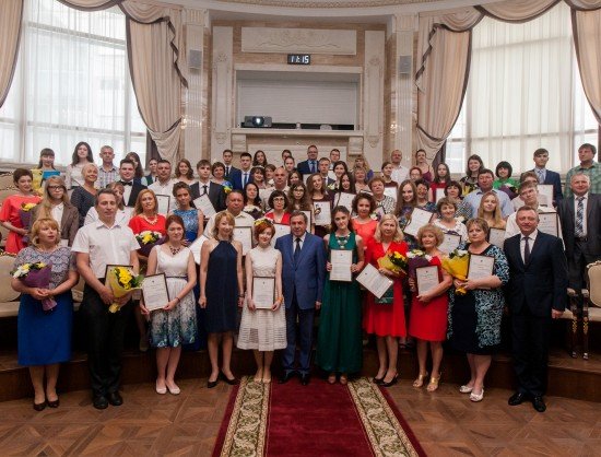 Городецкий пожелал лучшим выпускникам остаться в Новосибирске