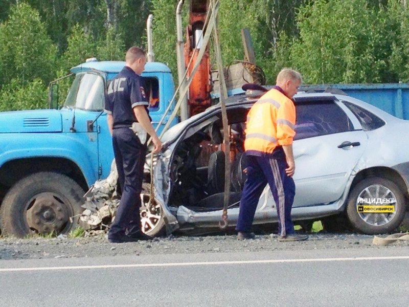 Девушка погибла в лобовом столкновении на трассе