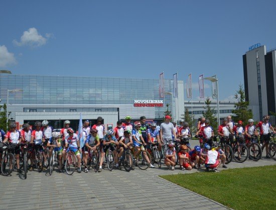 Велотуристы из Швейцарии остановились в Новосибирске