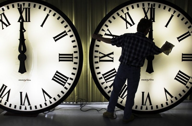 История о найденном времени: Новосибирск переводит часы